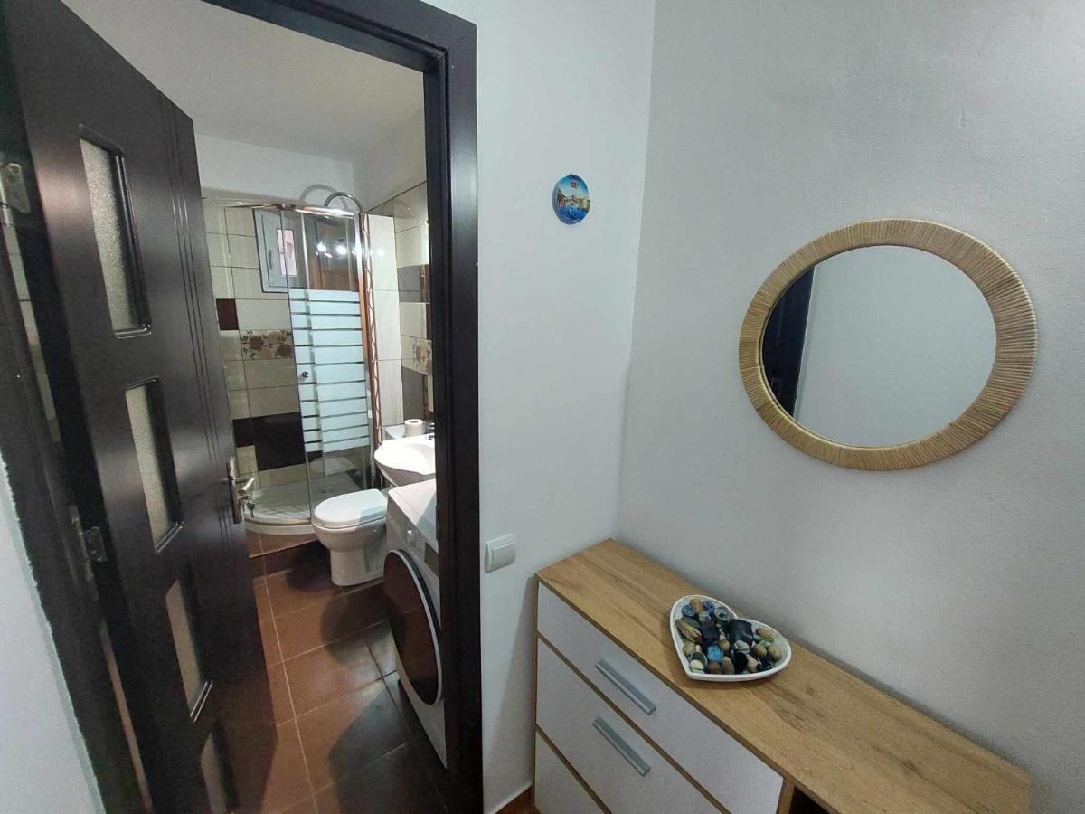 Eugenia Apartament Ploiesti Bagian luar foto