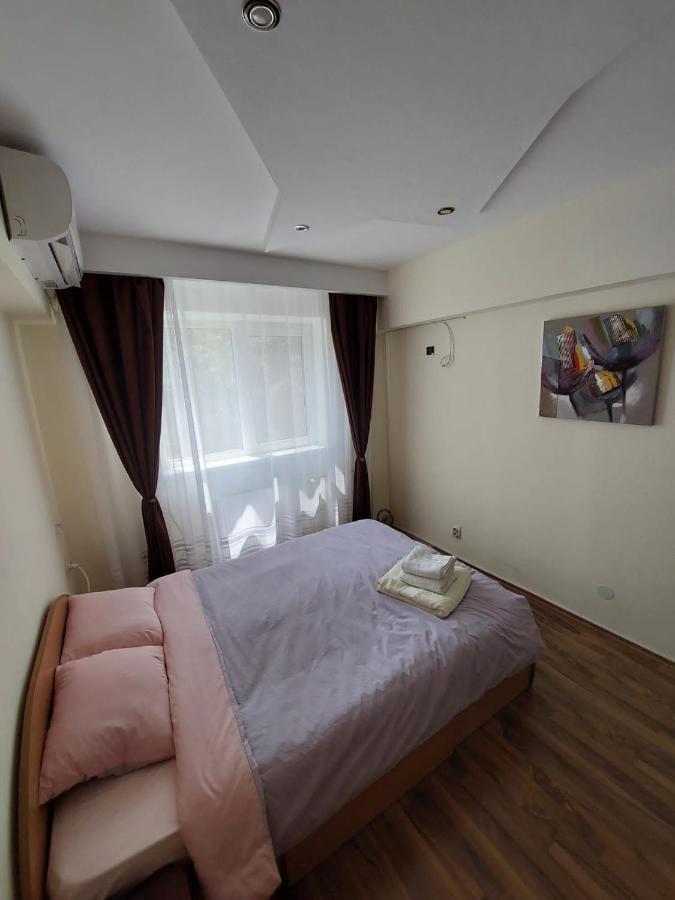 Eugenia Apartament Ploiesti Bagian luar foto